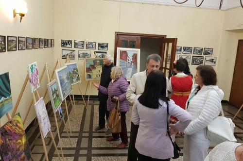 Кметът Николай Митков откри изложбата на първомайските художници
